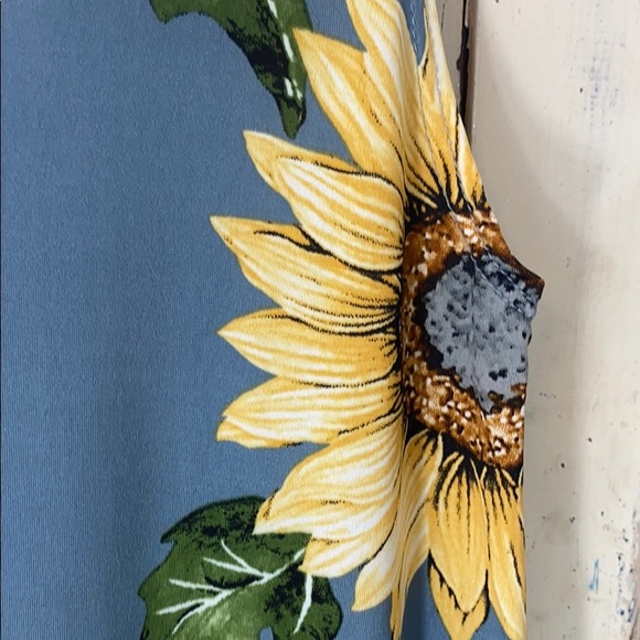 << Flowy Sunflower Summer Dress >> - Picture 4 of 7